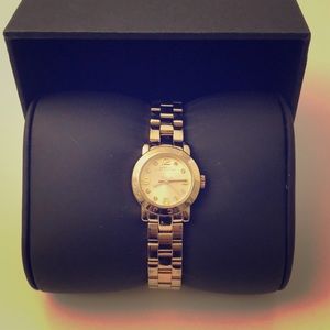MARC BY MARC JACOBS GOLD WATCH